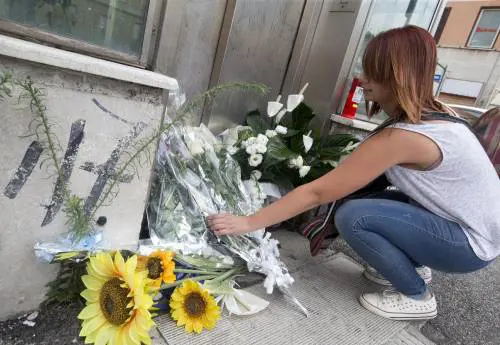 Roma, bimbo morto in metro. Tre le persone sotto indagine