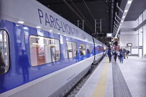 Ora Parigi vuole pagarsi la Tav tassando pure i camion italiani