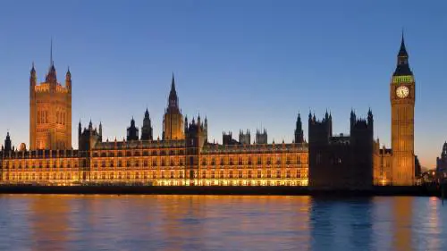 Londra vuole chiudere le frontiere. ​Tremano migliaia di italiani