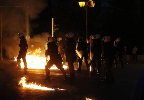 Gli scontri in piazza Syntagma