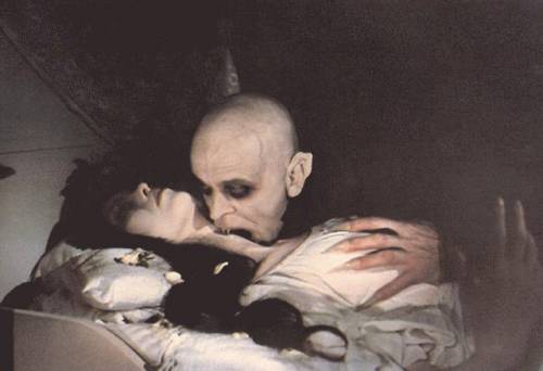 Rubata la testa di F. W. Murnau, regista di "Nosferatu il vampiro"