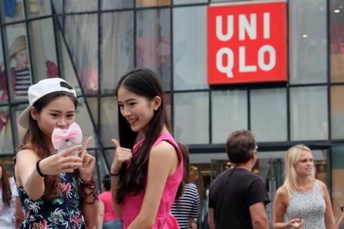 Sesso nel camerino di Uniqlo, il video che fa discutere la Cina