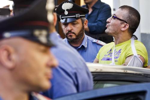 Arrestato boss Cimmino tra gli applausi dei familiari