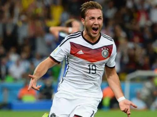 Goetze ora rischia la carriera: "Non si può allenare"