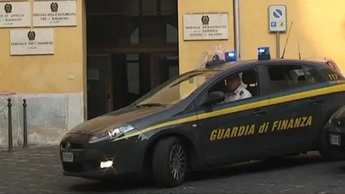 Maxitruffa a Tar e gestori, migliaia di sim fasulle attivate a spese nostr