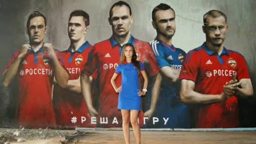 Saluti nazisti sul web: la Miss Serie A russa ora perde la corona