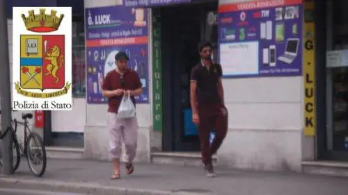 Offrivano 500 euro al mese per fare strage di infedeli