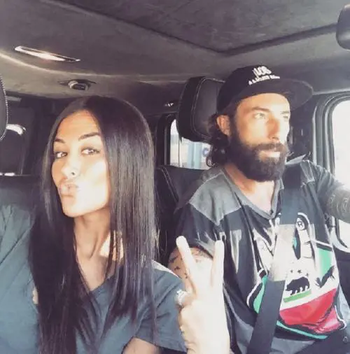 Giorgia Palmas e Vittorio Brumotti: relax al mare sognando le nozze