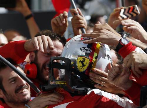 Gp Ungheria, trionfa Vettel con la Ferrari, male le Mercedes