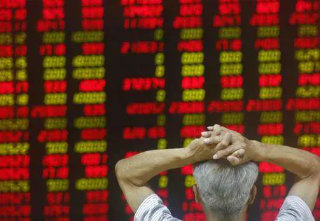 Borse, crolla la Cina e trascina anche l'Europa