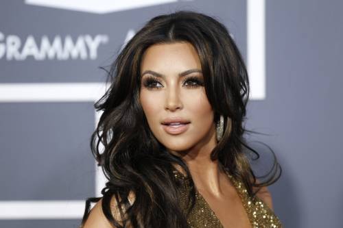 Kim Kardashian sfida Twitter: "Voglio il tasto modifica"