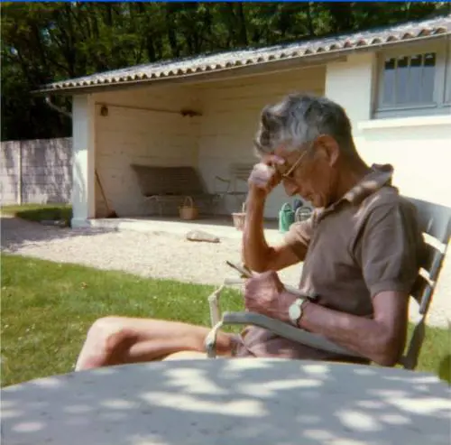 Casa in campagna e lavori in giardino Il Beckett mai visto