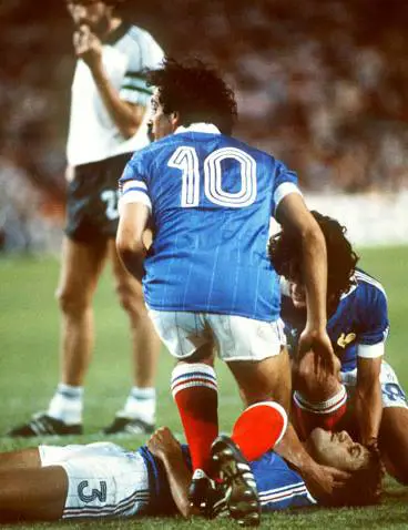 Michel Platini con la maglia della nazionale francese