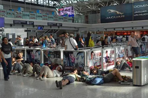 Ancora ritardi dei voli in partenza da Fiumicino e lunghe file dei passeggeri ai check in