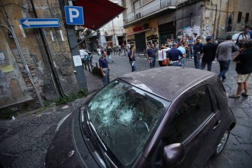 Napoli, sparatoria in centro: un ferito e un morto
