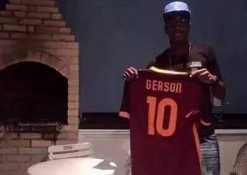 La gaffe di Gerson: foto con la "10" (di Totti)