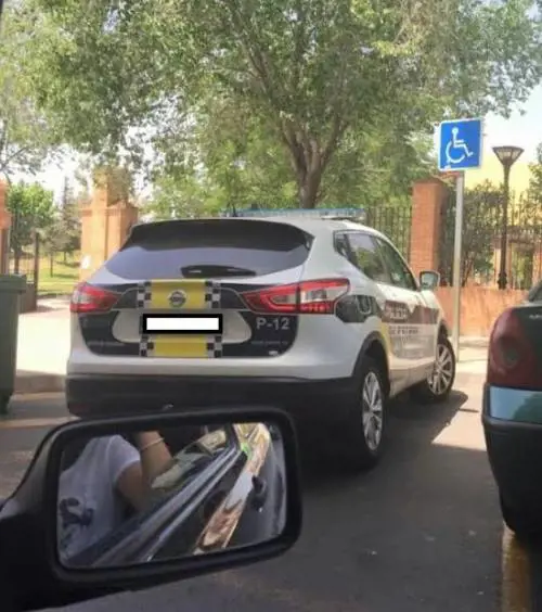 "Mi pagate con soldi falsi, i fiori non ve li vendo". E i rom chiamano il 113