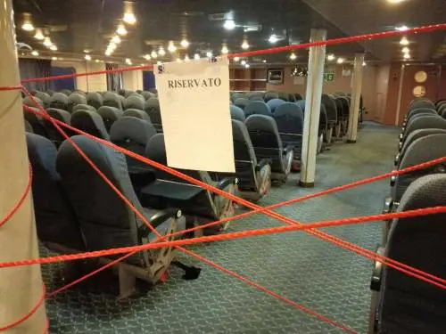 Posti riservati ai clandestini sul traghetto per Genova