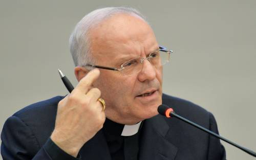 Migranti, i vescovi al governo: 500 euro a chi compie 18 anni