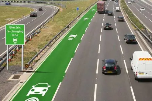 In autostrada arriva  la corsia di ricarica ​per le auto elettriche