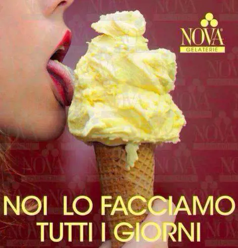 Il manifesto della gelateria che fa infuriare il Pd