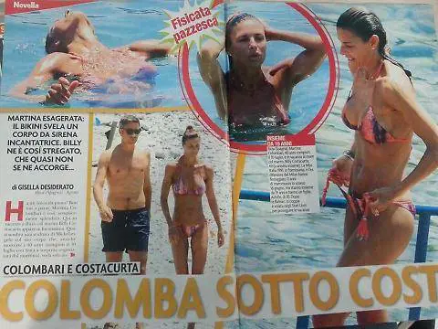 Martina Colombari rischia lo strip nel mare di Ibiza