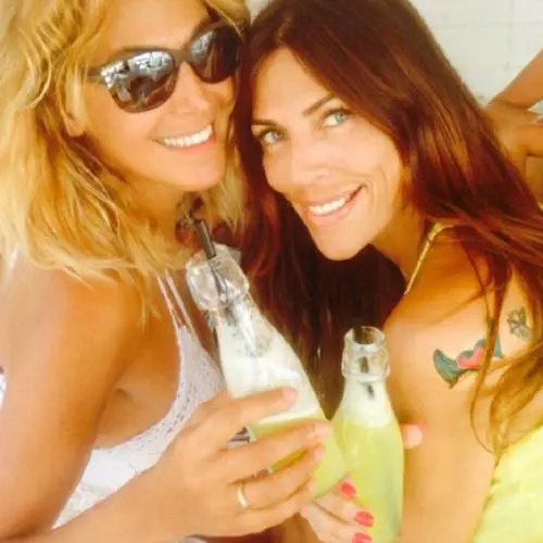 Barbara D'Urso, selfie con la moglie e la figlia di Pino Daniele