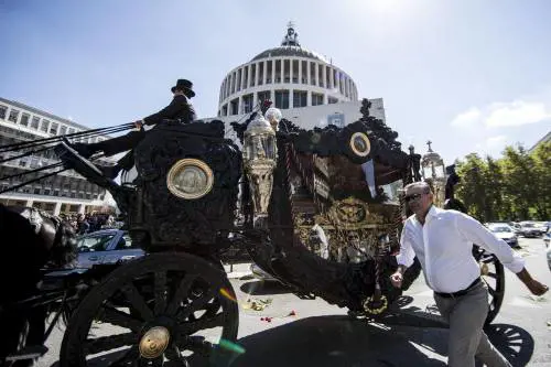 Funerali Casamonica, caos politico: giallo sull'elicottero