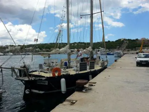 Immigrati di lusso: arrivano in Salento con il maxi-yatch