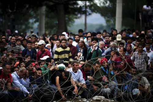 Macedonia, duri scontri polizia-migranti