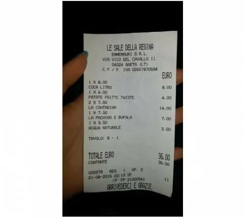 Lo scontrino del salasso: paga un litro di Coca Cola 8 euro