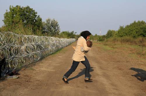 Ungheria, così gli immigrati eludono il muro