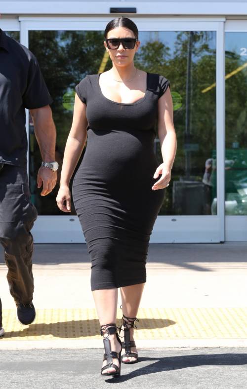Il dramma di Kim Kardashian: "Forse mi toglieranno l'utero..."