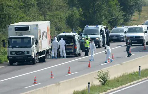 Austria, un altro tir di disperati. E sulle nostre coste nuovi assalti