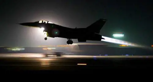 Siria, primi raid aerei della Turchia contro l'Isis