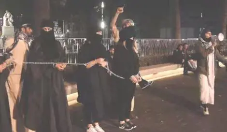 "Stuprate le schiave così": vademecum choc dell'Isis
