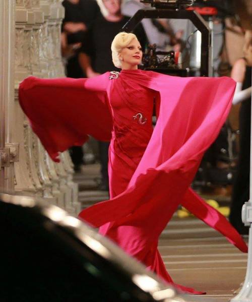 American Horror Story Hotel: promo, ruoli e foto di Lady Gaga