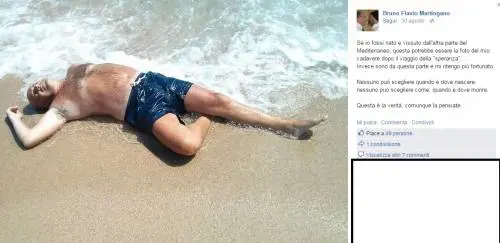 Il consigliere grillino e il selfie che "mima" i corpi degli immigrati