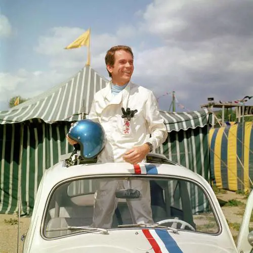 La Disney piange Dean Jones il pilota del "Maggiolino tutto matto"