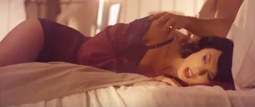 Taylor Swift sexy e selvaggia in Africa, ma è polemica