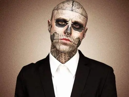 Tatuaggi sul viso. Come non farli