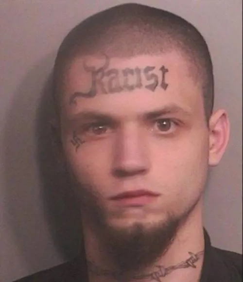 Tatuarsi la faccia. Le foto più strane