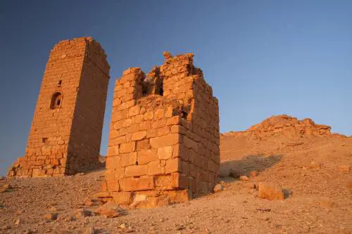 L'Isis distrugge ancora. Rase al suolo tre tombe a Palmira