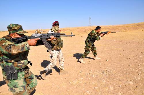 Così i parà addestrano i curdi a Erbil