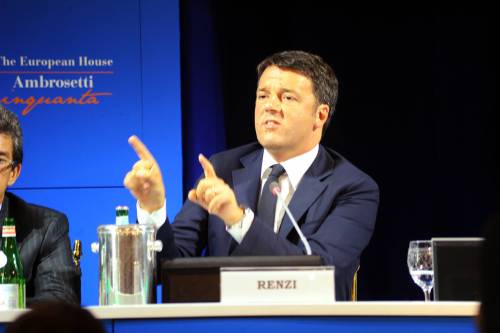 Adesso Renzi flirta con i poteri forti: "Siete straordinari"