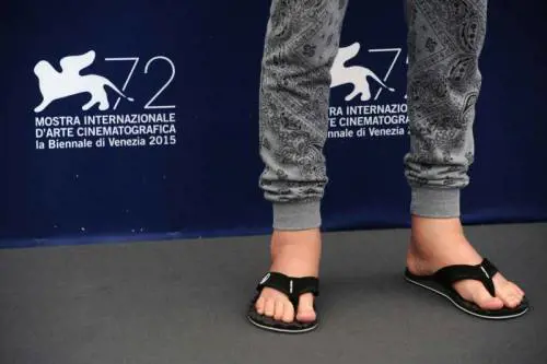 Le star snobbano il Lido, le fan lo assaltano