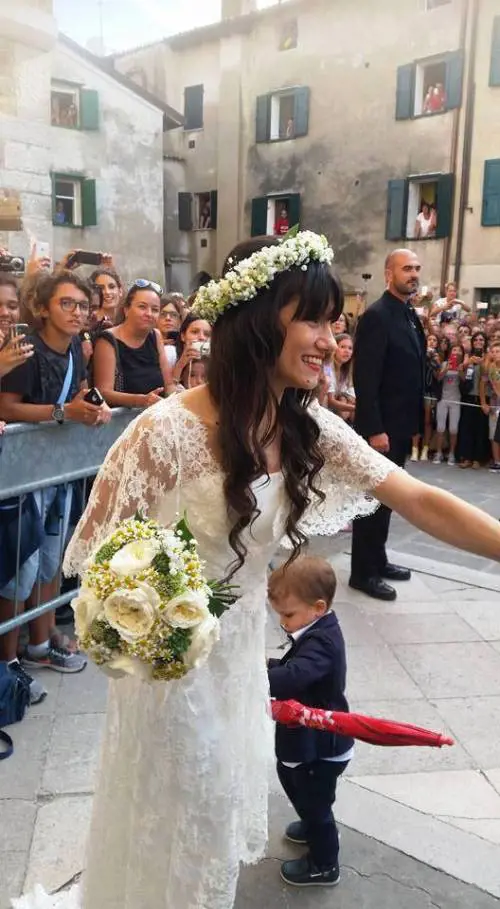 Elisa ha detto sì. Ecco le foto delle nozze