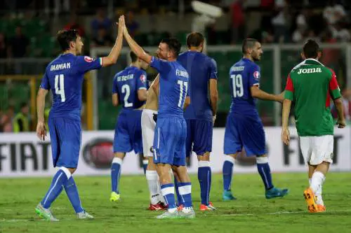 Nazionale, striscione "omaggio" alle norvegesi: "Qui non per il pallone, ma..."