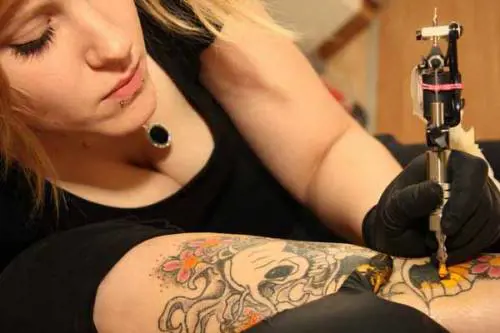 Oltre 7 milioni di italiani hanno almeno un tatuaggio