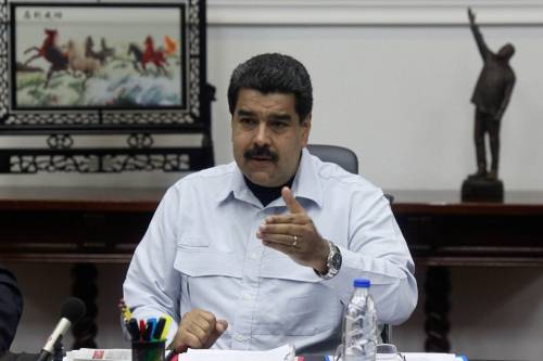 Maduro minaccia chiusura del Parlamento